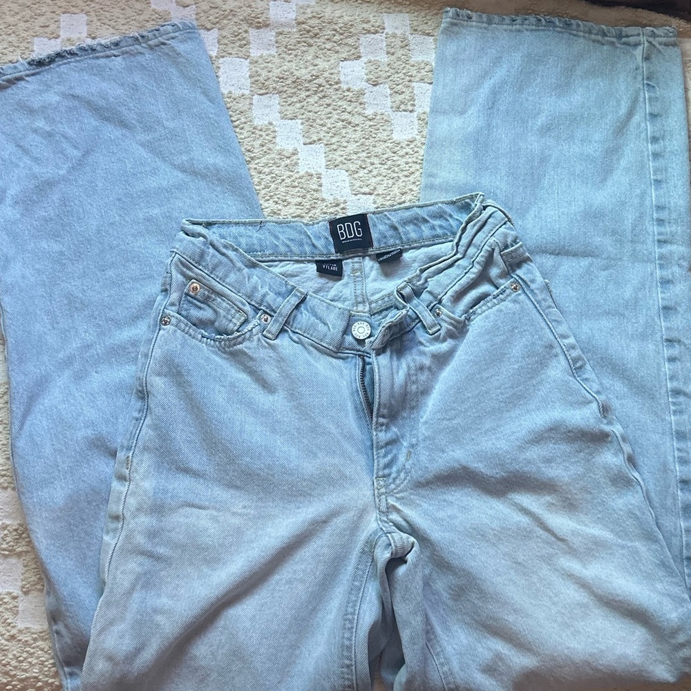 V Dipped BDG jeans